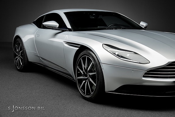 Aston Martin DB11 9 of 30