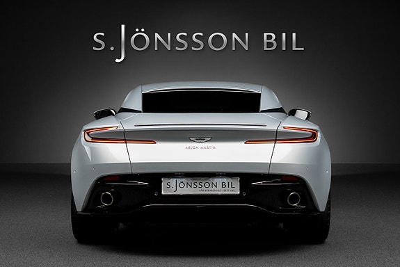 Aston Martin DB11 4 of 5