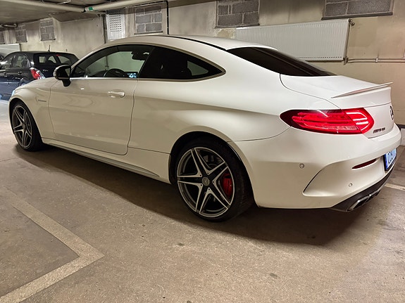 Mercedes-Benz C63 12 of 16