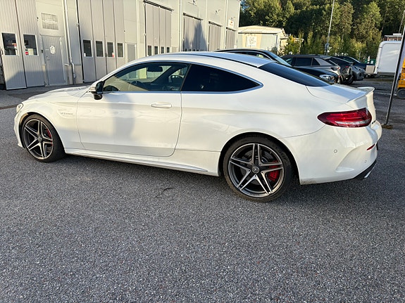 Mercedes-Benz C63 3 of 16
