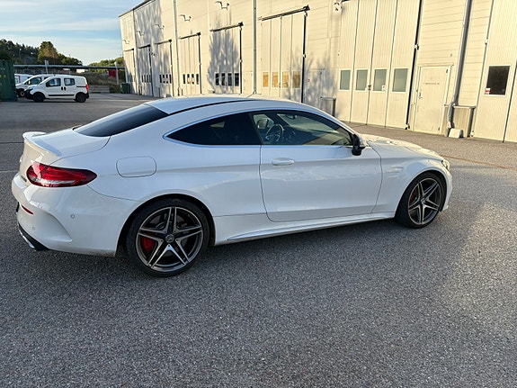 Mercedes-Benz C63 4 of 16
