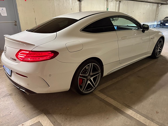 Mercedes-Benz C63 10 of 16