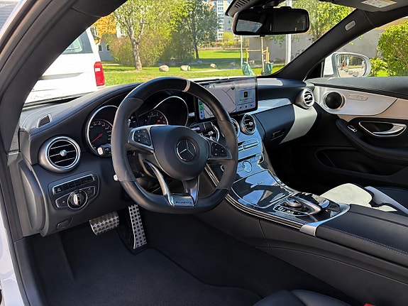 Mercedes-Benz C63 6 of 16