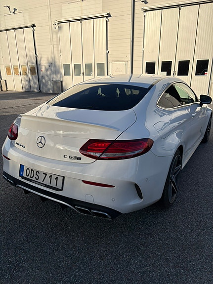 Mercedes-Benz C63 5 of 16