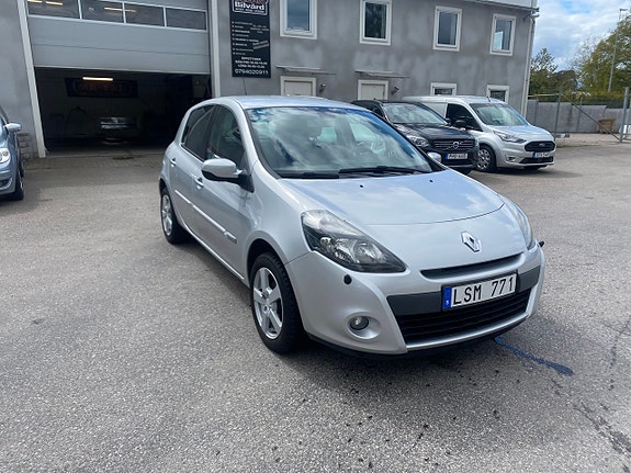 Renault Clio 2 of 5