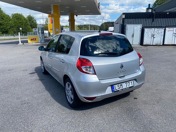 Renault Clio 7 of 13