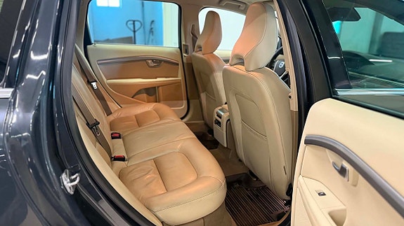 Volvo V70 17 of 19