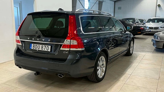 Volvo V70 10 of 19