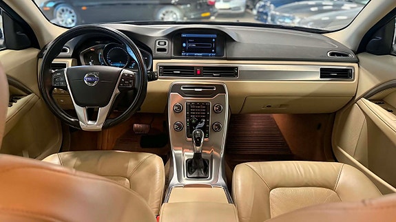 Volvo V70 15 of 19