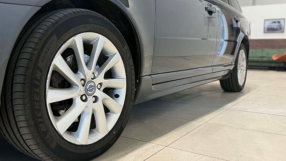 Volvo V70 7 of 19