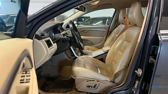 Volvo V70 11 of 19