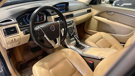 Volvo V70 12 of 19