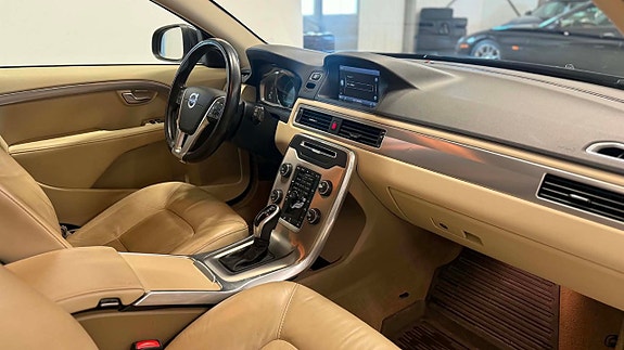 Volvo V70 16 of 19