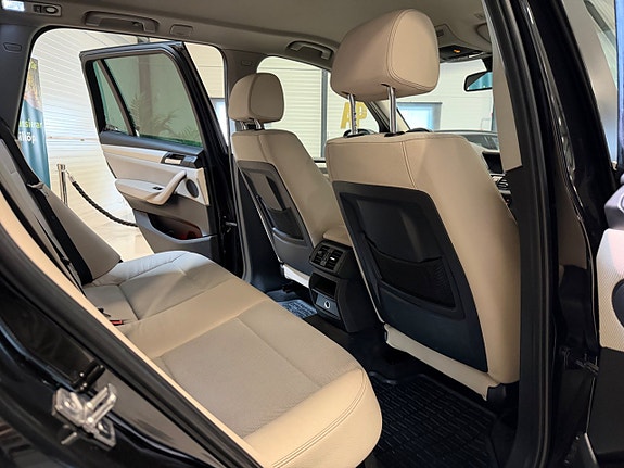 BMW X3 9 of 17