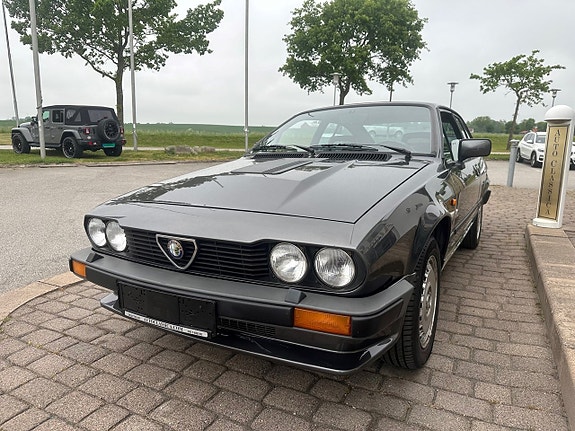 Alfa Romeo GTV 3 of 5