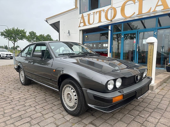 Alfa Romeo GTV 2 of 5