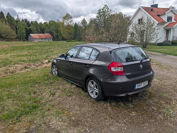 BMW 118i 3 of 4