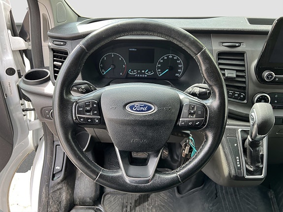 Ford Transit Custom 12 of 18