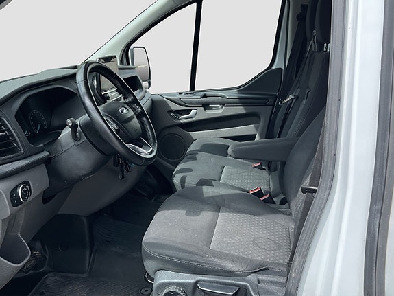 Ford Transit Custom 11 of 18