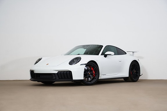 Porsche 911 Carrera 4 GTS 2 of 5