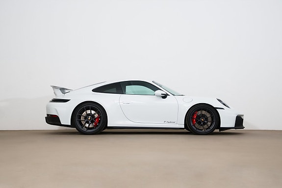 Porsche 911 Carrera 4 GTS 29 of 29