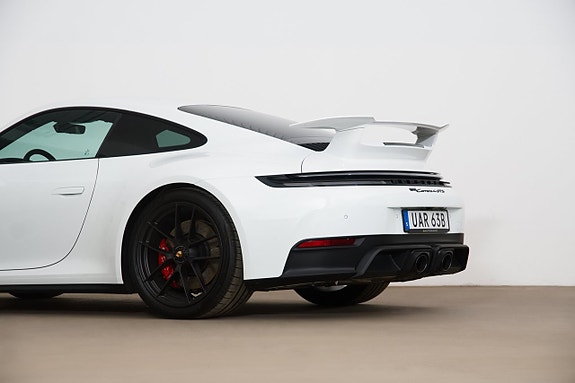 Porsche 911 Carrera 4 GTS 8 of 29