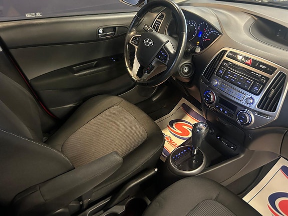 Hyundai i20 10 of 27