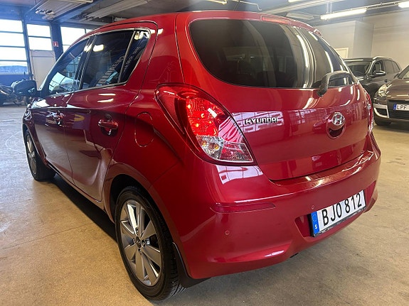 Hyundai i20 3 of 5