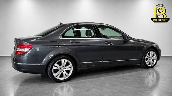 Mercedes-Benz C180 4 of 5