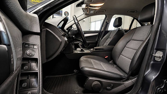 Mercedes-Benz C180 9 of 13