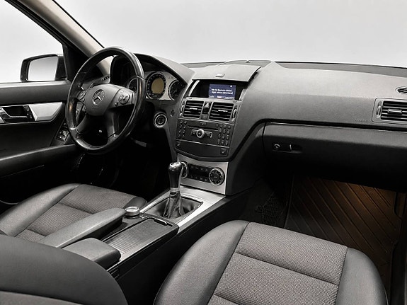 Mercedes-Benz C180 12 of 13