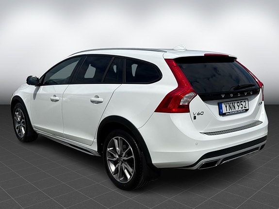 Volvo V60 Cross Country 5 of 5