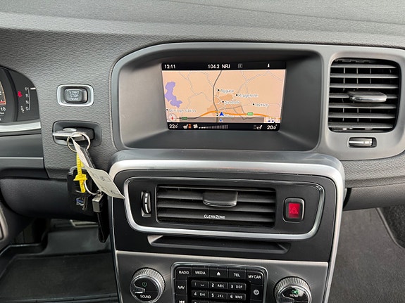 Volvo V60 Cross Country 13 of 15