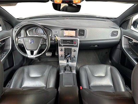 Volvo V60 Cross Country 10 of 15