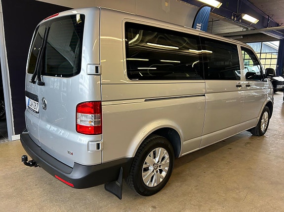 Volkswagen Caravelle 2 of 5