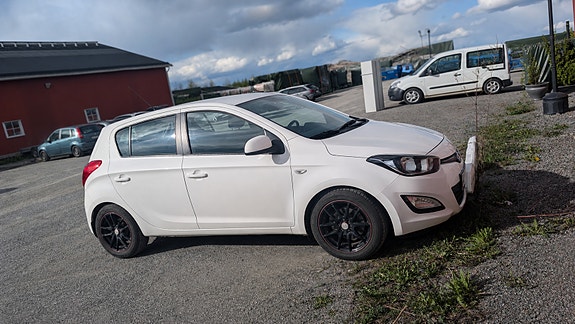 Hyundai i20 2 of 3