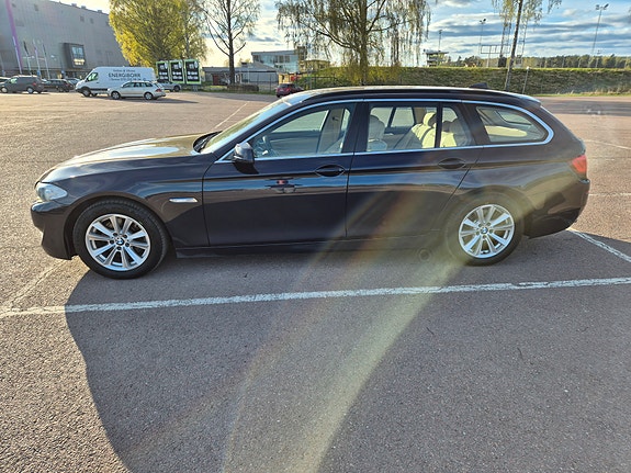 BMW 520d 2 of 5