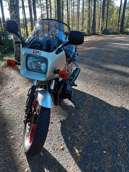 Kawasaki Gpz 1100 6 of 9