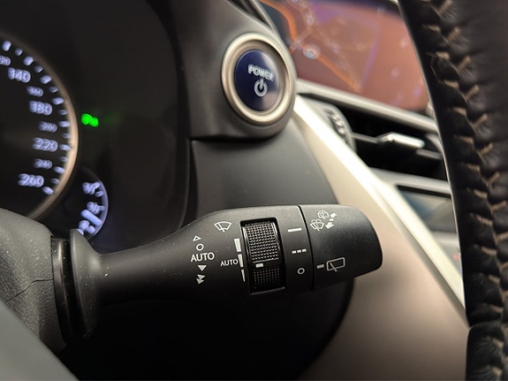 Lexus NX300h 26 of 30