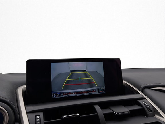 Lexus NX300h 12 of 30