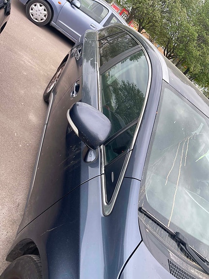 Toyota Avensis 3 of 5