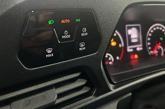 Volkswagen Caddy Maxi 16 of 26