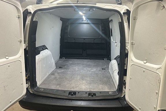 Volkswagen Caddy Maxi 8 of 26