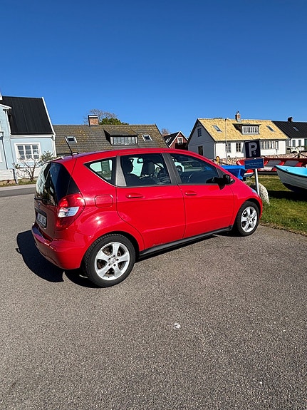 Mercedes-Benz A160 2 of 5