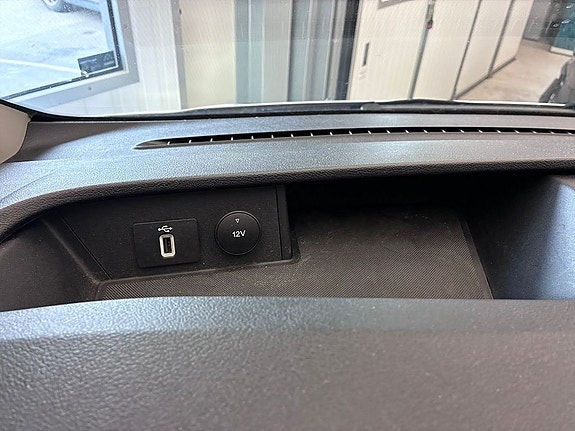 Ford Transit Custom 13 of 22