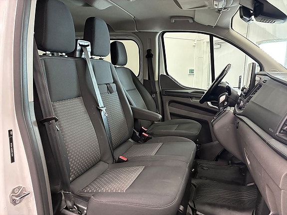 Ford Transit Custom 17 of 22