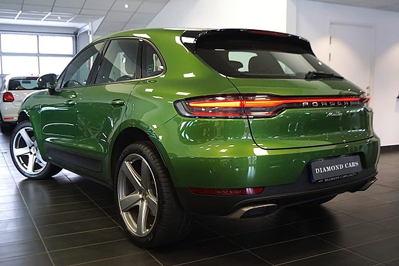 Porsche Macan 3 of 5