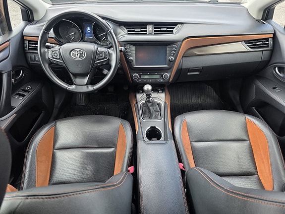 Toyota Avensis 7 of 14