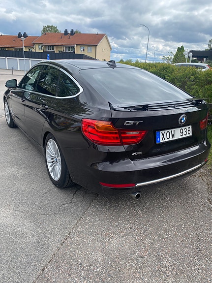 BMW 320d 2 of 7