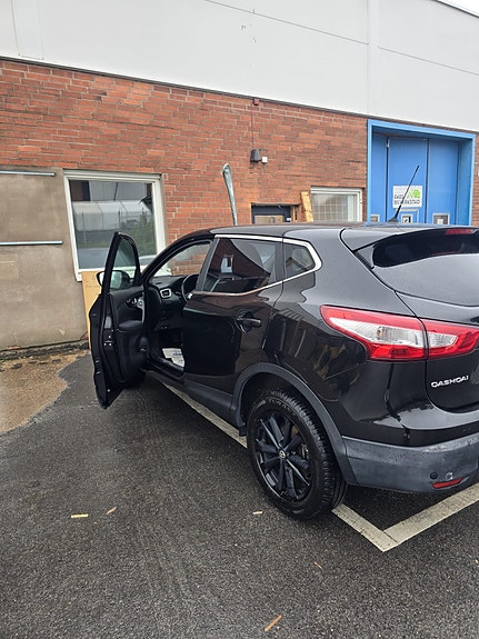 Nissan Qashqai 2 of 5